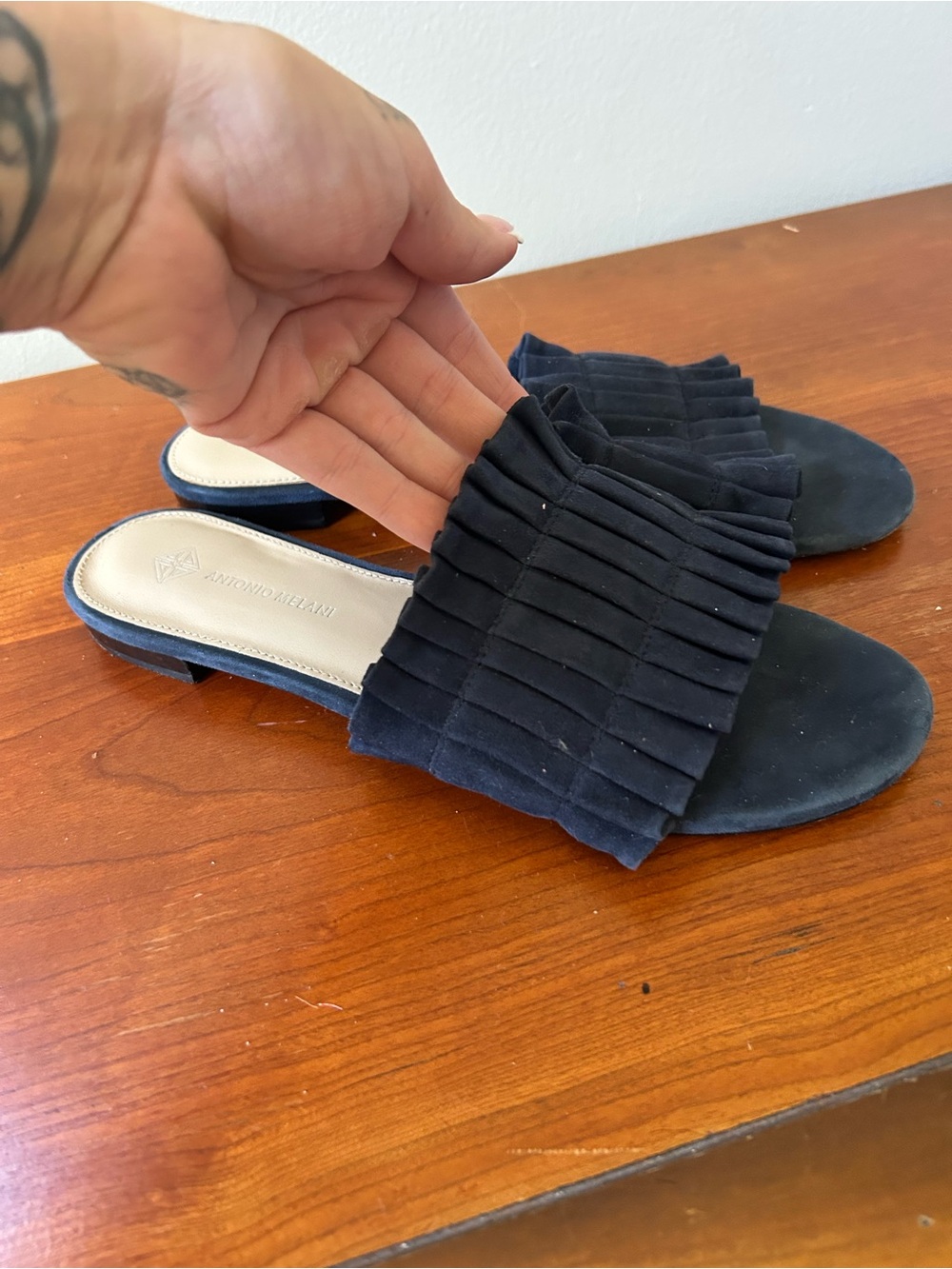 ANTONIO MELANI navy blue Suede Ruffle Slide Mules 7.5 genuine leather - Picture 3 of 4